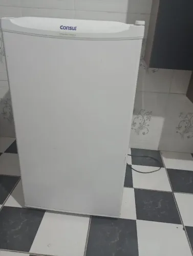 Vendo um frigobar 