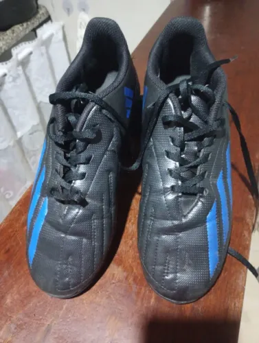 Chuteira Adidas