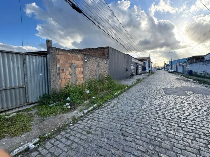 Terreno próximo Avenida Maria Quitéria