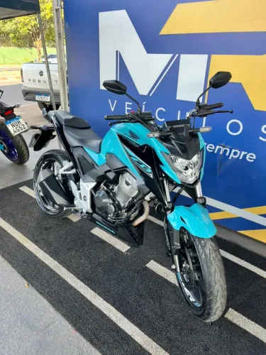 CB 300f 2025/2025