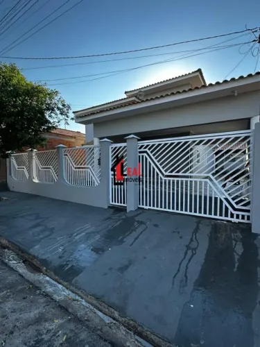 Casa para Venda em Álvares Machado, MONTE MOR, 3 dormitórios, 1 suíte, 3 banheiros