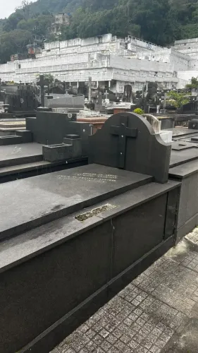 Jazigo no Cemitério São João Batista