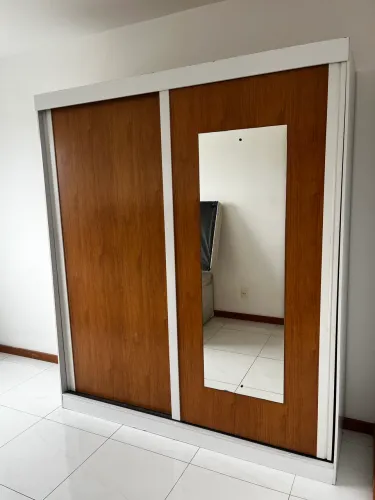 Guarda-roupa / Roupeiro ? Bom estado