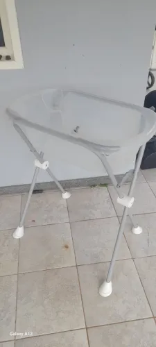 Banheira e mesinha