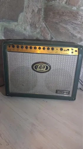 Aparelhos de guitarra(2) e contrabaixo(1)