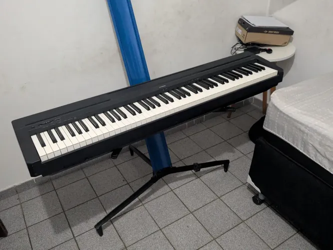 Piano digital Yamaha P45 