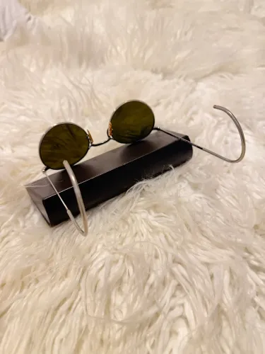 Oculos gergio armani impecavel e pra auem tem estilo
