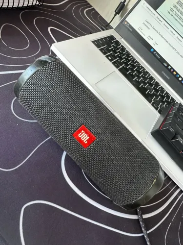 Caixinha de som JBL FLIP 4 a prova d?água
