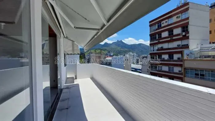 Cobertura Linear na Rua Antônio Basilio na Tijuca.