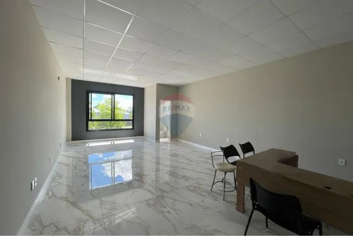 "Expanda Seu Negócio: Sala Comercial em Camobi!"