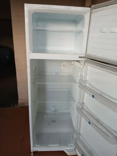 Vendo geladeira Dako, em excelente estado, funcionando perfeitamente