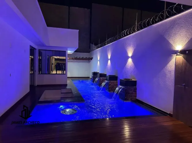 CASA ALTO PADRÃO COM 4 SUÍTES - PISCINA AQUECIDA - SETOR FAIÇALVILLE