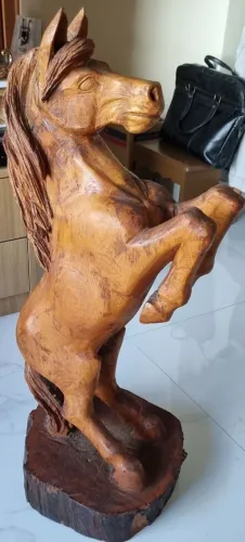 ESCULTURA CAVALO MADEIRA 