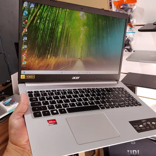 Notebook Ryzen 7 5700u com vídeo integrado ( rápido )
