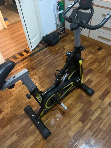 Bicicleta Spinning Com Roda De Inércia De 13kg Wct Fitness Cor Preto