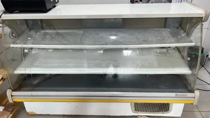Vendo balcão refrigerado expositor da marca Gelopar