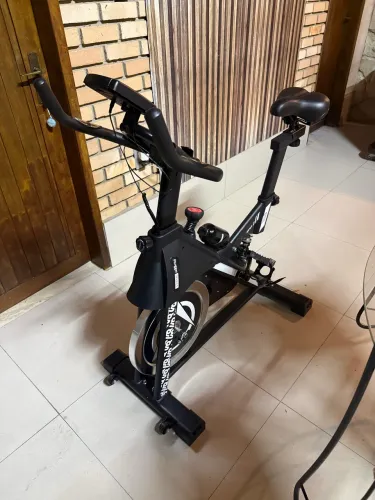 Bicicleta ergométrica magnética