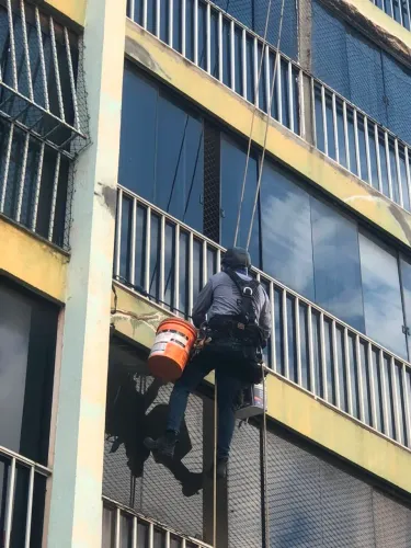 Servicos em altura, rapel e aceso por cordas