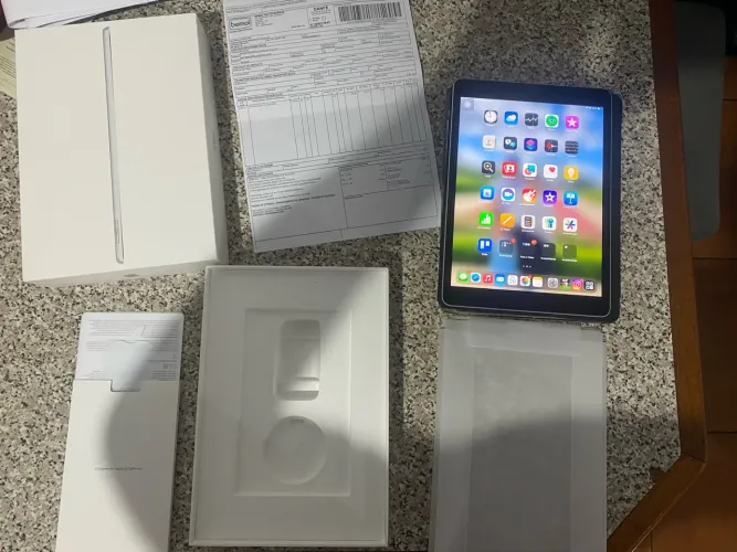 iPad 9 64 GB + Caneta e Capa