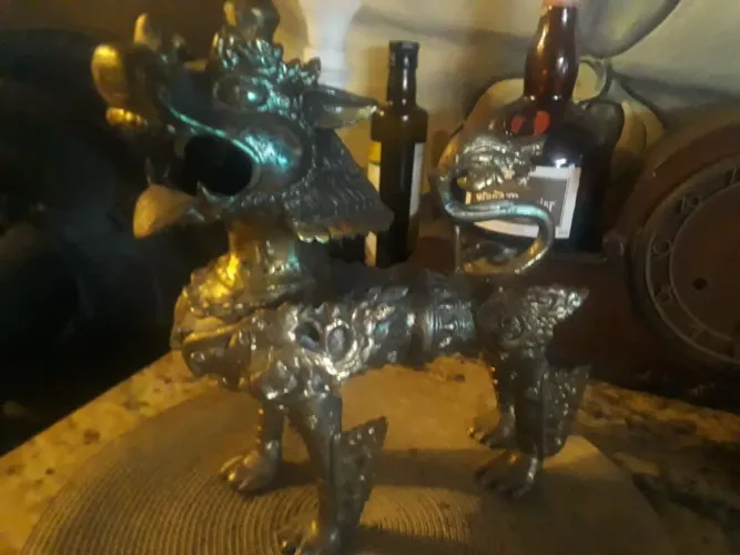 Dragão oriental artesanal em bronze