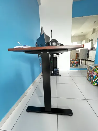 Mesa com Regulagem de Altura Elétrica Comfy ErgoLift Base Preta com 3 Memórias 