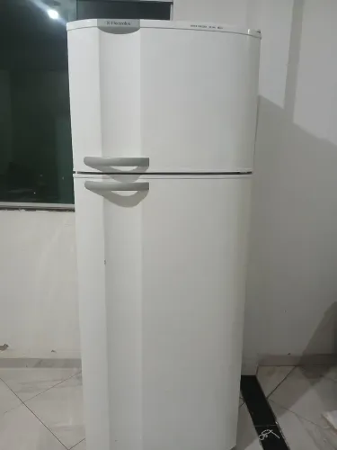 Geladeira Electrolux dc49