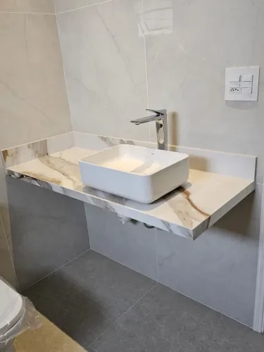 PIA ESCULPIDA EM PORCELANATO - SOB MEDIDA