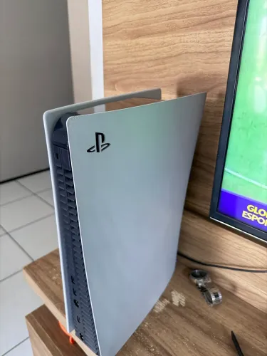 PS5 midia digital 1T semi novo 2 controlea