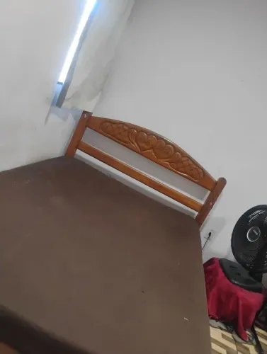 CAMA DE CASAL COM COLCHÃO