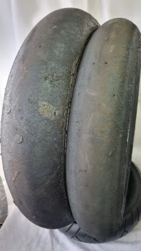 Par de pneu pirelli slick superbaike 140/110 meia vida