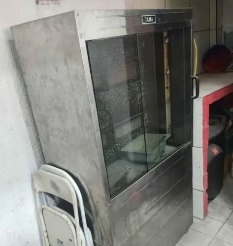 frangueira 4 espeto, cabe 5 frangos em cada um