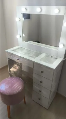 Penteadeira 5 gavetas com Iluminação, Espelho e Tampo de Vidro - Nova