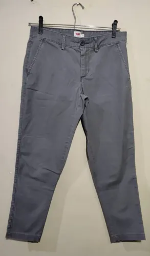 Calça Levis cinza