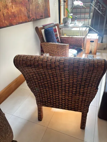 2 poltronas em fibra natural