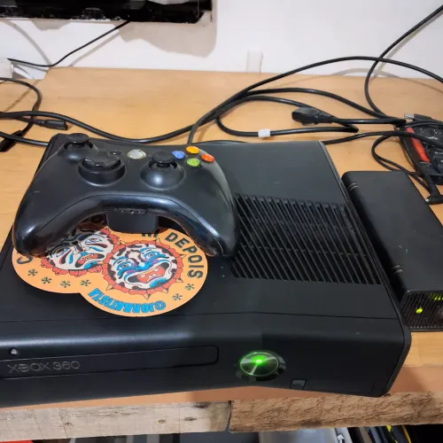 Xbox360 desbloqueado rgh3 e lt 40 jogos no hd + 1 controle e fonte