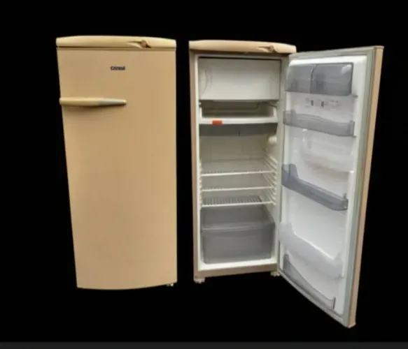 Vendo Geladeira Consul Gelando bem , Apenas detalhes de Uso 
