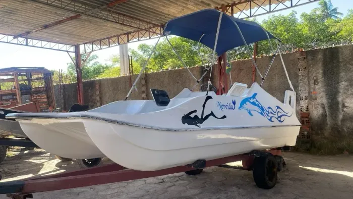 LANCHA S8 COM COMANDO A DISTANCIA MOTOR YAMARA 4 TEMPO