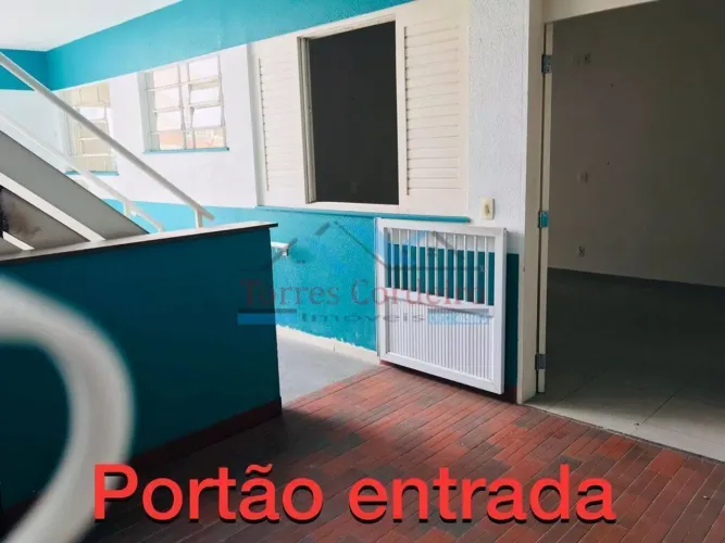 Casa espaçosa com 2 dorm. (1 suíte) - Vila Santa Luzia (Centro do Taboão)