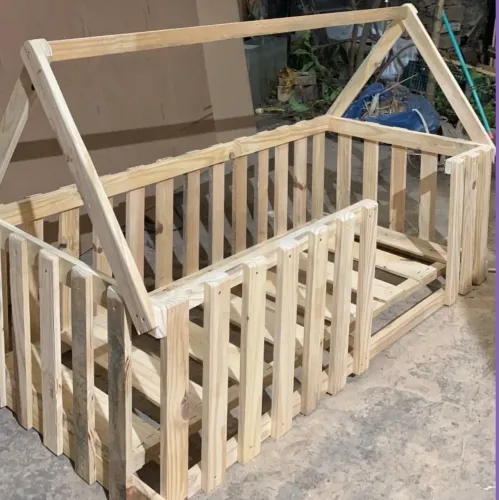 Cama montessoriana infantil 