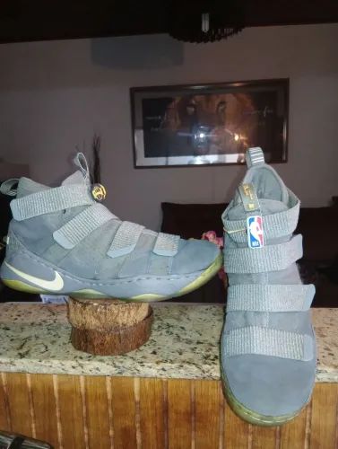 Vendo Nike LeBron soldier xi barato