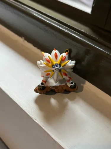 MINIATURA COLECIONÁVEL POKEMON SOLGALEO