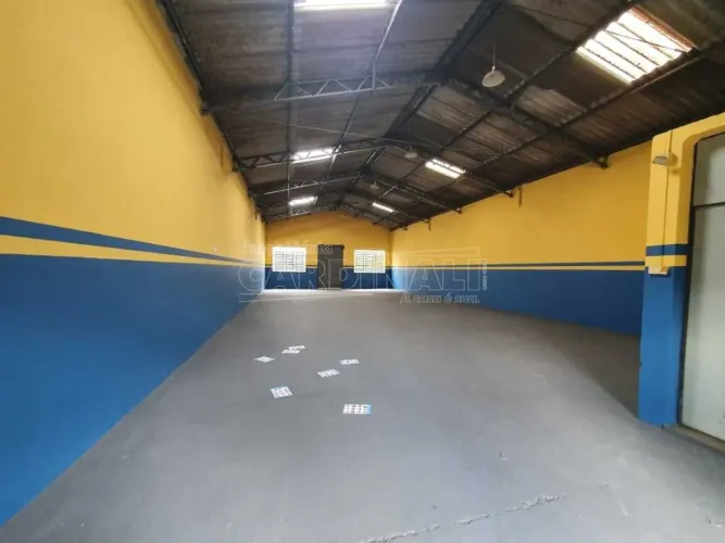 Comercial Galpão em São Carlos