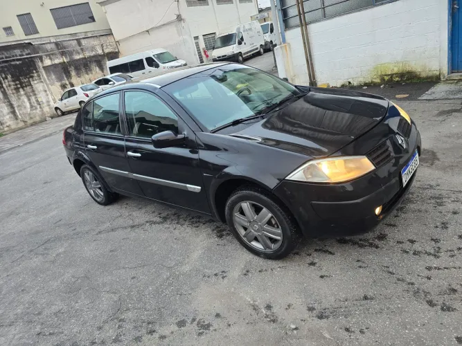 Renault Megane Sedan Dynamique 2.0 16V Mec. 2008