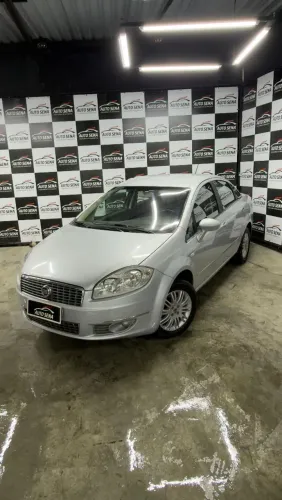 Fiat Linea Essence 1.8 Flex 16V 4P 2012