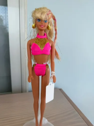 Barbie Splash 'n Color com brinco