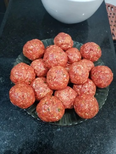 Sou doméstica de segunda/sexta feira, apenas almoço simples , não faço frutos do mar