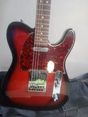 Guitarra Telecaster standart Squier 
