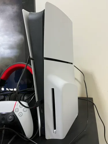 PS5 - 1TB COMPLETO/ACOMPANHA TV, FONE E A CAIXA