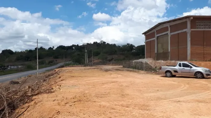VENDE-SE TERRENO COM GALPÃO NA PE-50