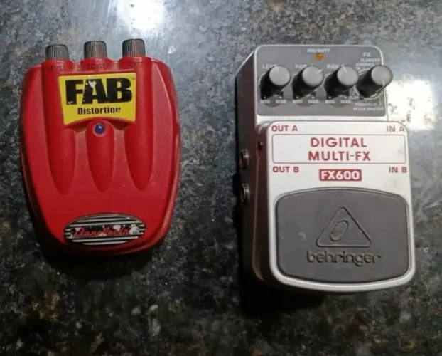 FAB Danelectro distortion + Behringer FX600<br><br>Behringer FX600